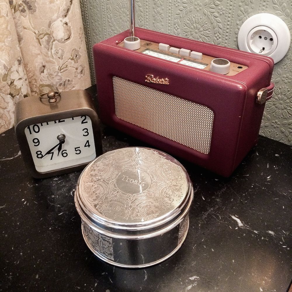 Soho House Berlin Radio, Clock and Silver Tin