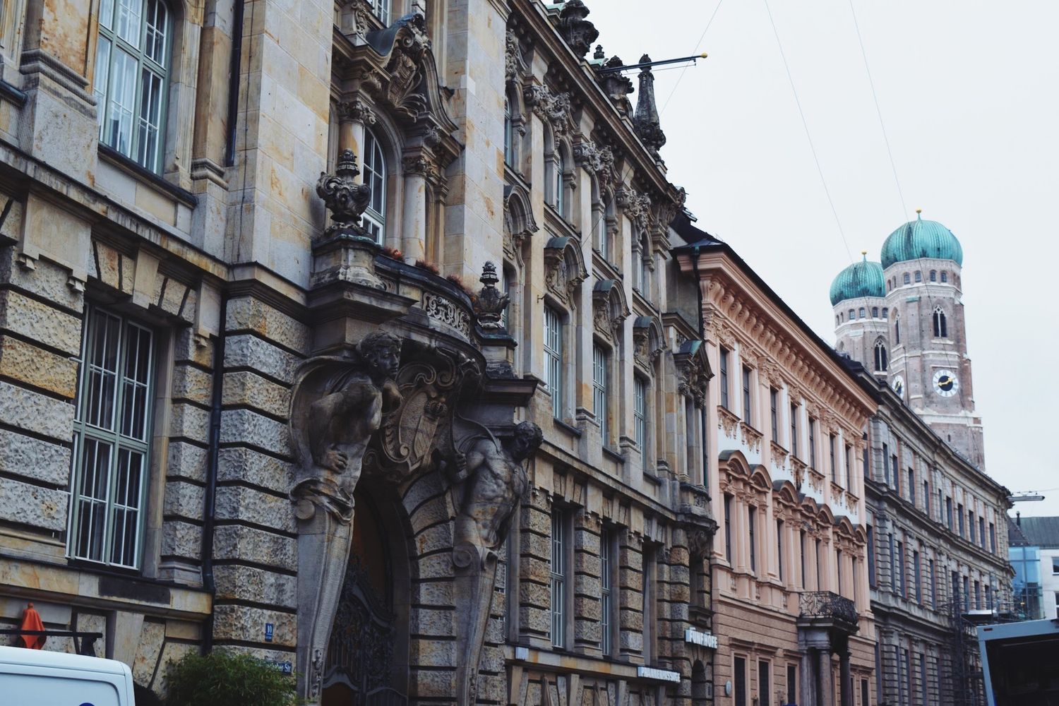 Kardinal Faulhaber Strasse: a street of palaces in Munich