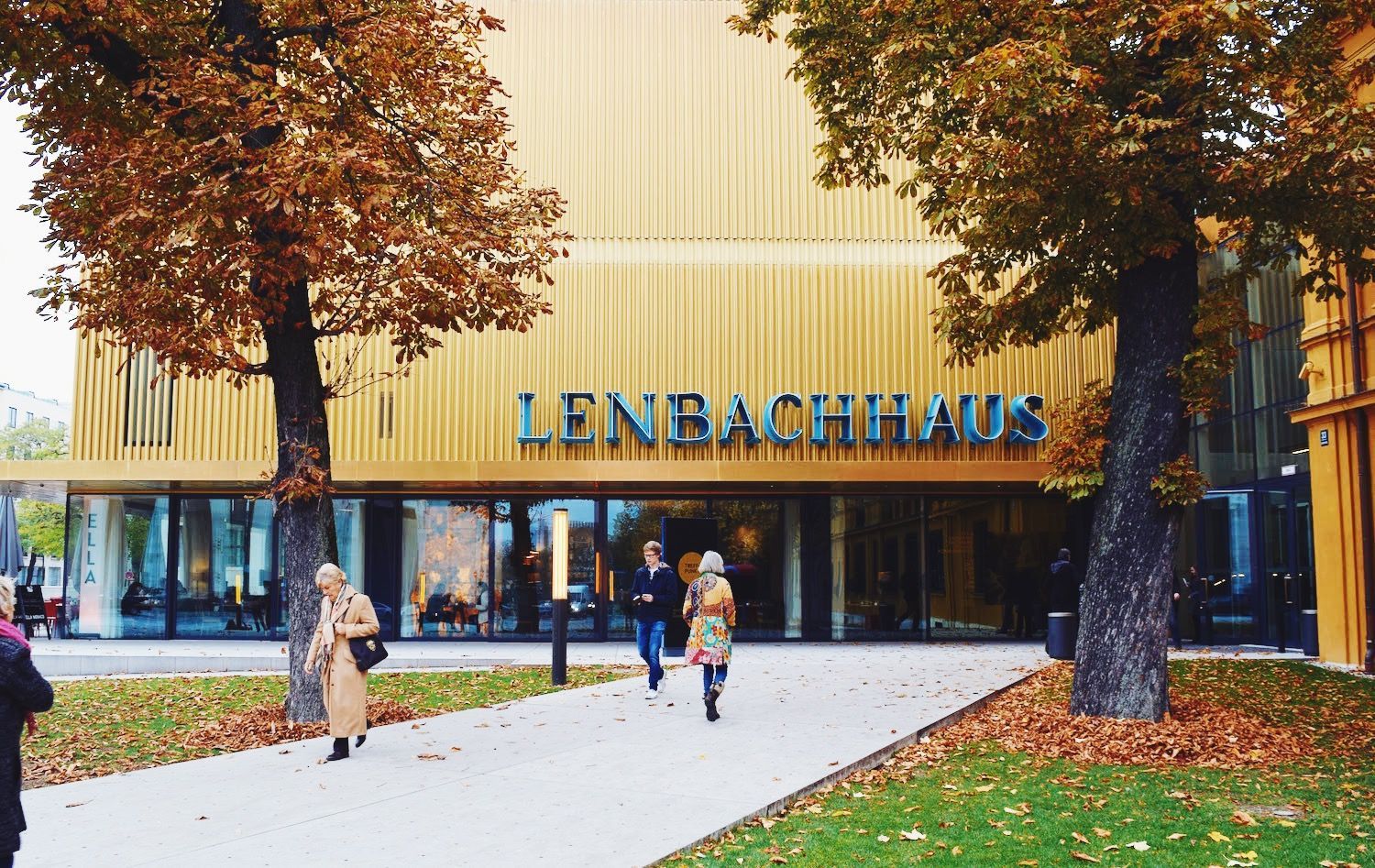 Lenbachhaus Entrance