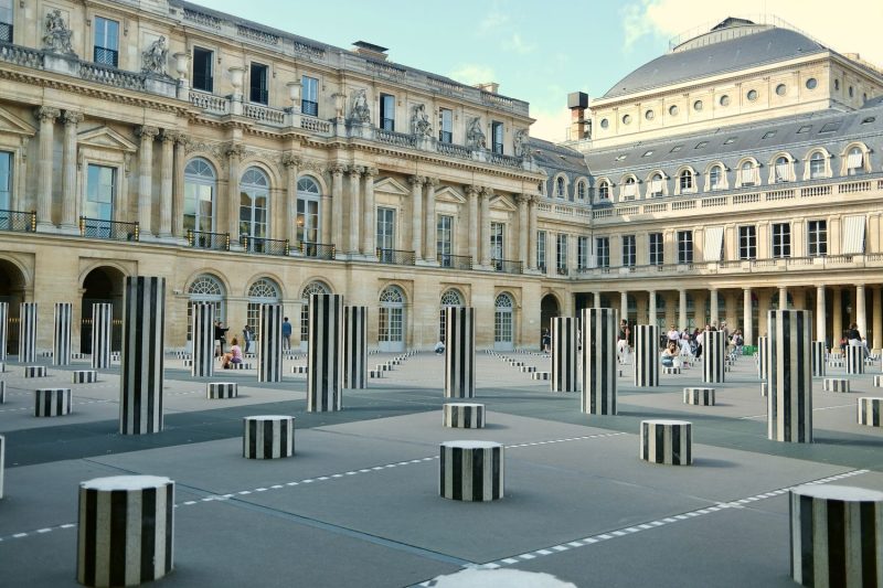Les Colonnes de Buren (Les Deux Plateaux) – a Public Artwork in Paris
