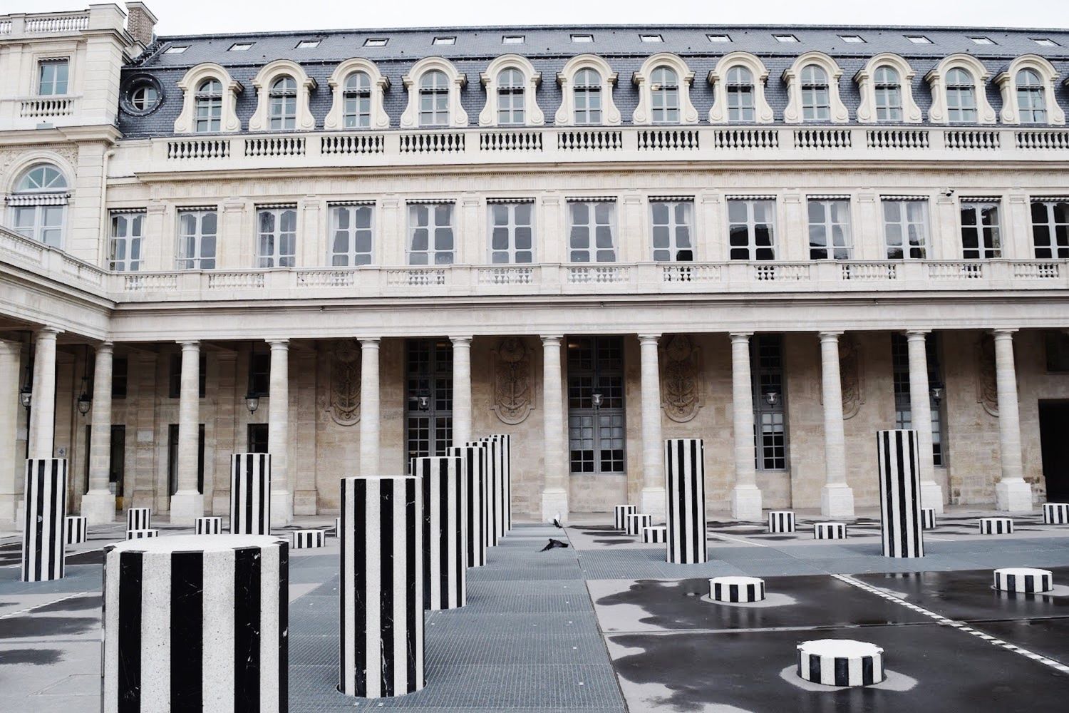 Les Colonnes de Buren (Les Deux Plateaux) – a Public Artwork in Paris