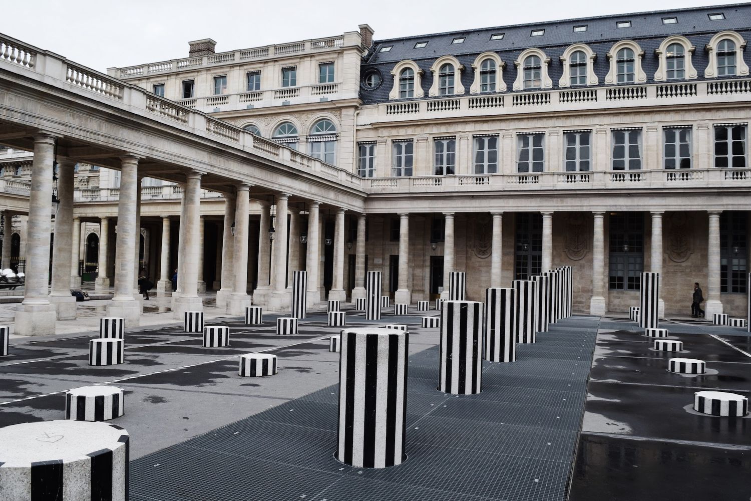 Colonnes de Buren, Les Deux Plateaux, Palais Royal, Paris Public Art