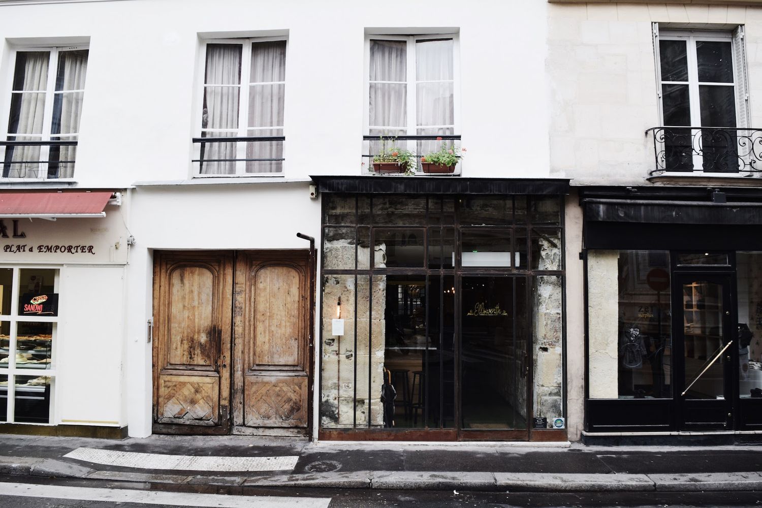 Ellsworth Restaurant Paris Entrance