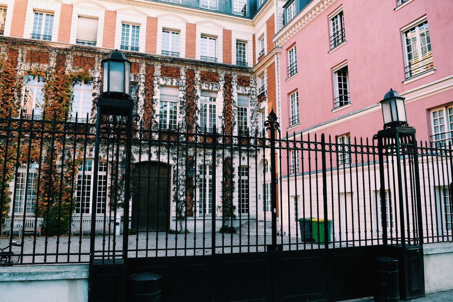 Institut Historique Allemand: a pink building in the Marais