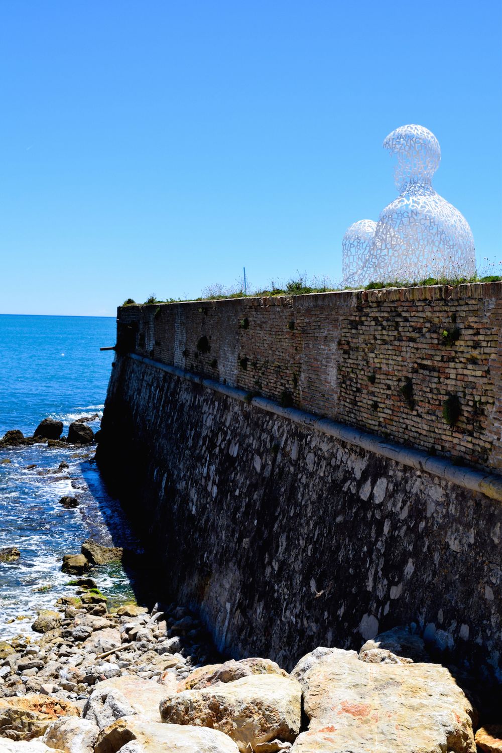 Le Nomade sculpture, Antibes, France
