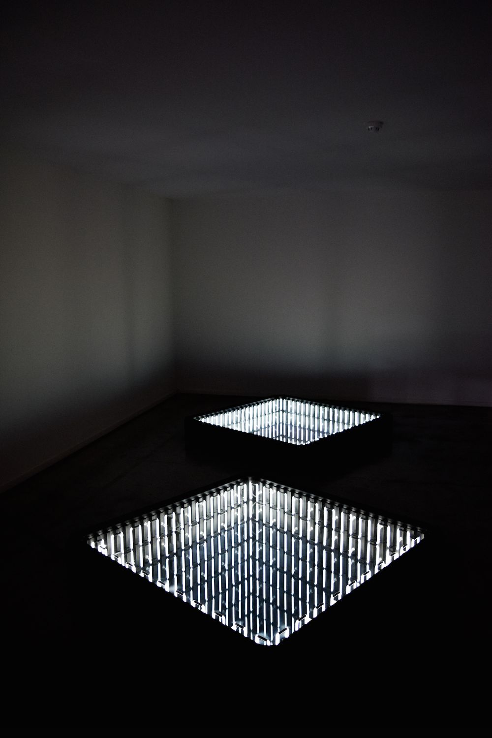 Ivan Navarro, Twin Towers, 2011