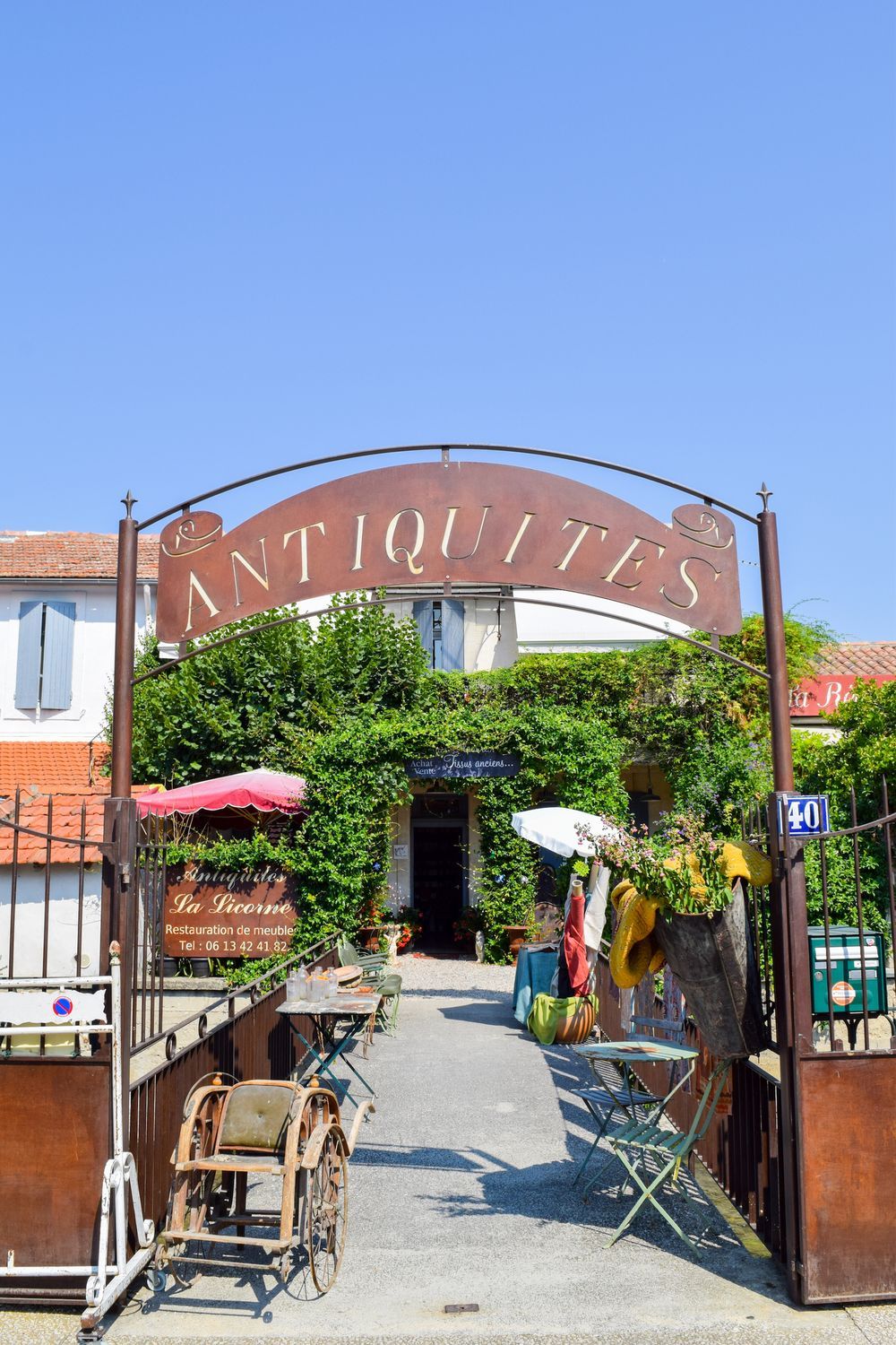 Antique Shop In L'Isle Sur La Sorgue