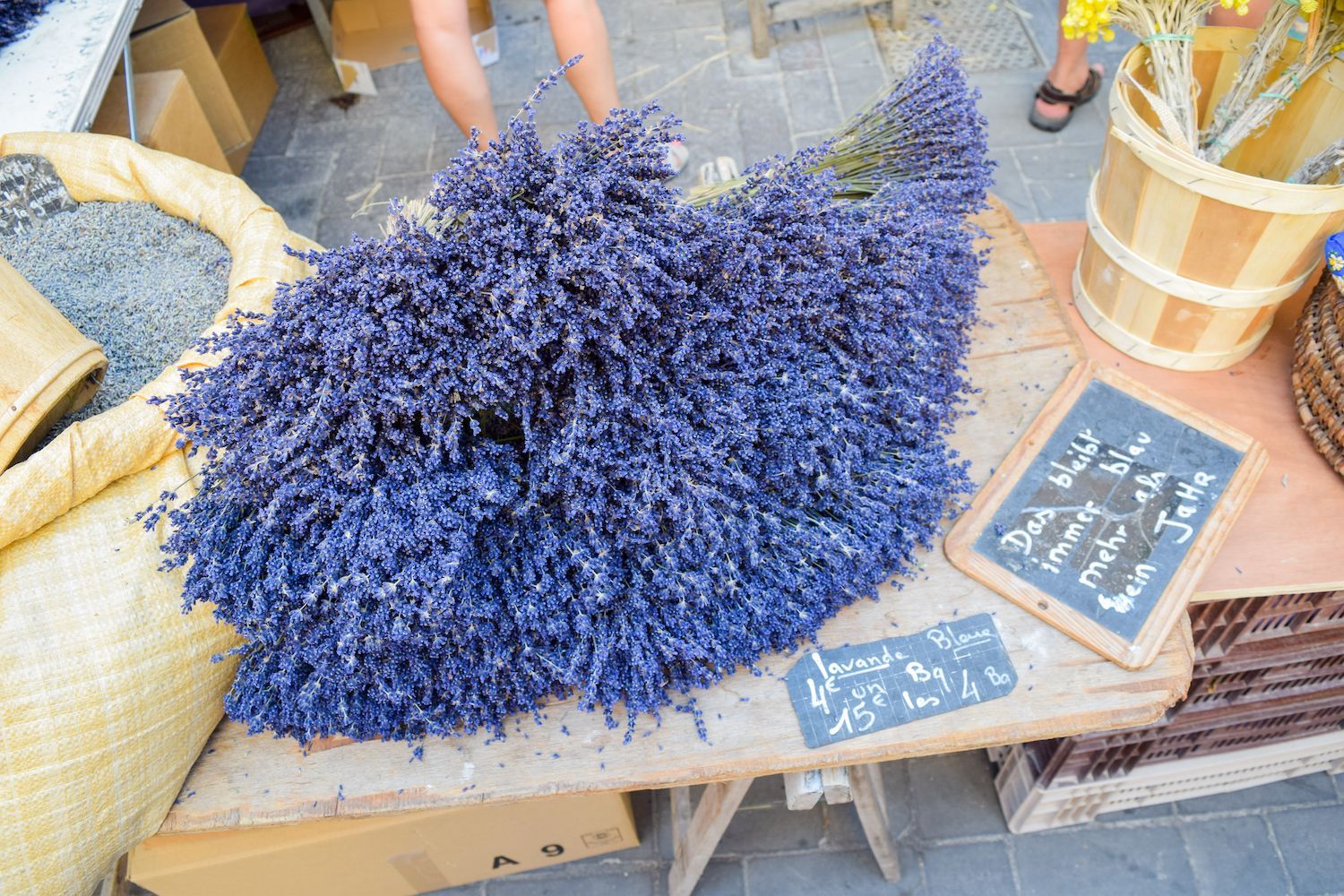 Lavender Market In L'Isle Sur La Sorgue