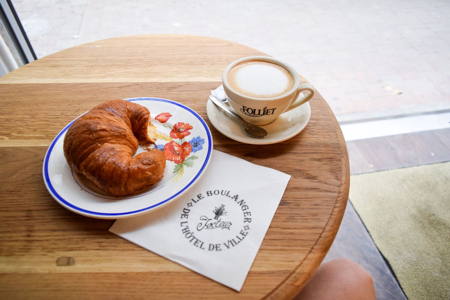 What to Do in Bordeaux: Get coffee and croissants at Le Boulanger de l'Hôtel de Ville Jocteur, Bordeaux