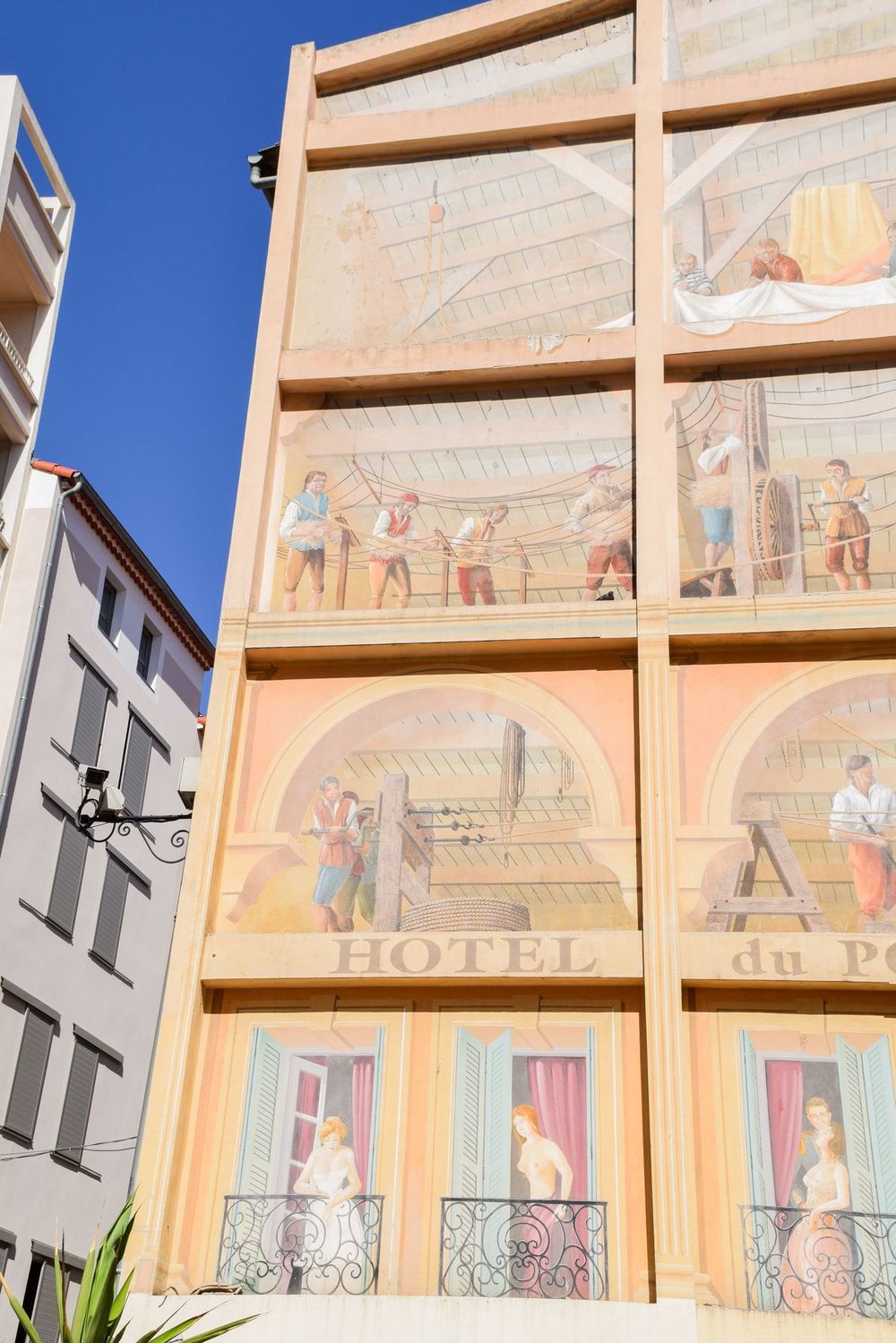 Trompe l'oeil Building in Old Town Toulon, France