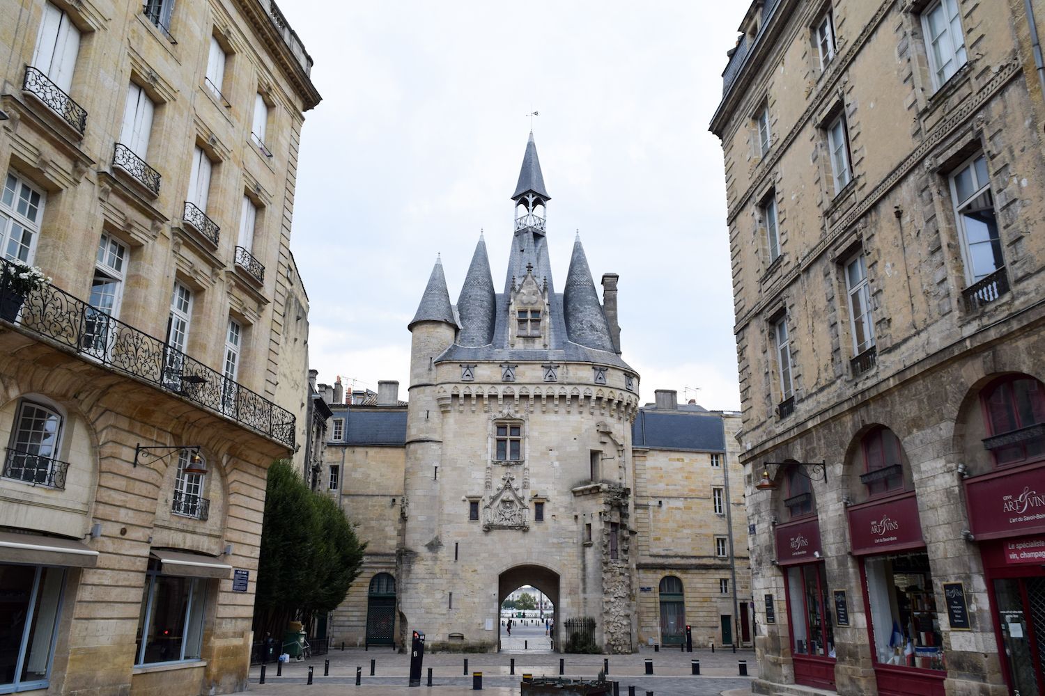 Porte Cailhau Bordeaux