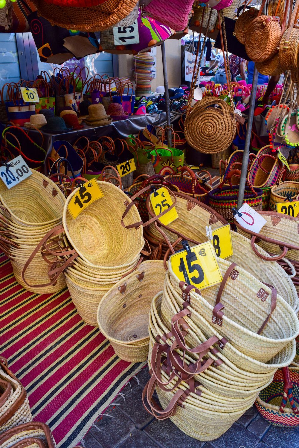 Straw Baskets For Sale In L'Isle Sur La Sorgue