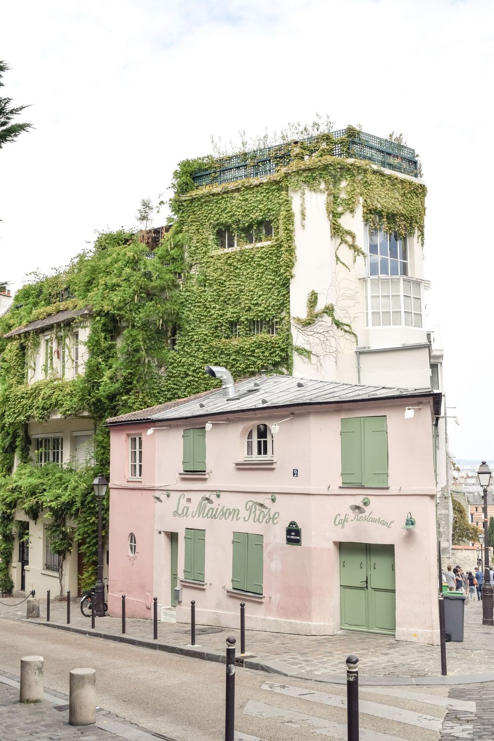 La Maison Rose: an Instagrammable Pink House in Montmartre, Paris