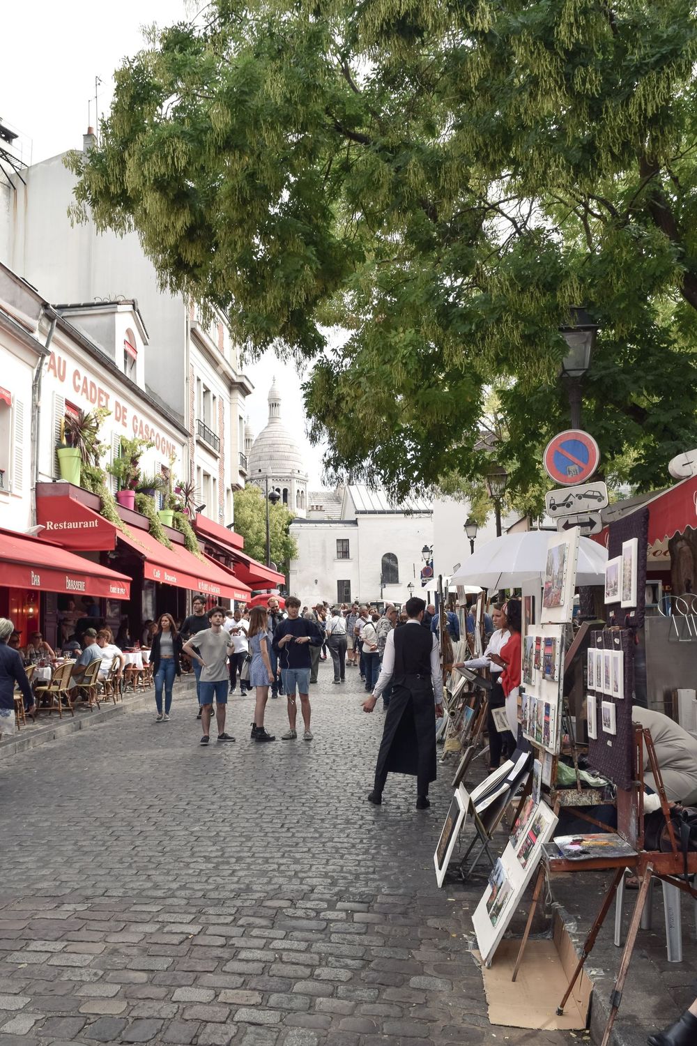 Place du Tertre: get your portrait drawn in Montmartre