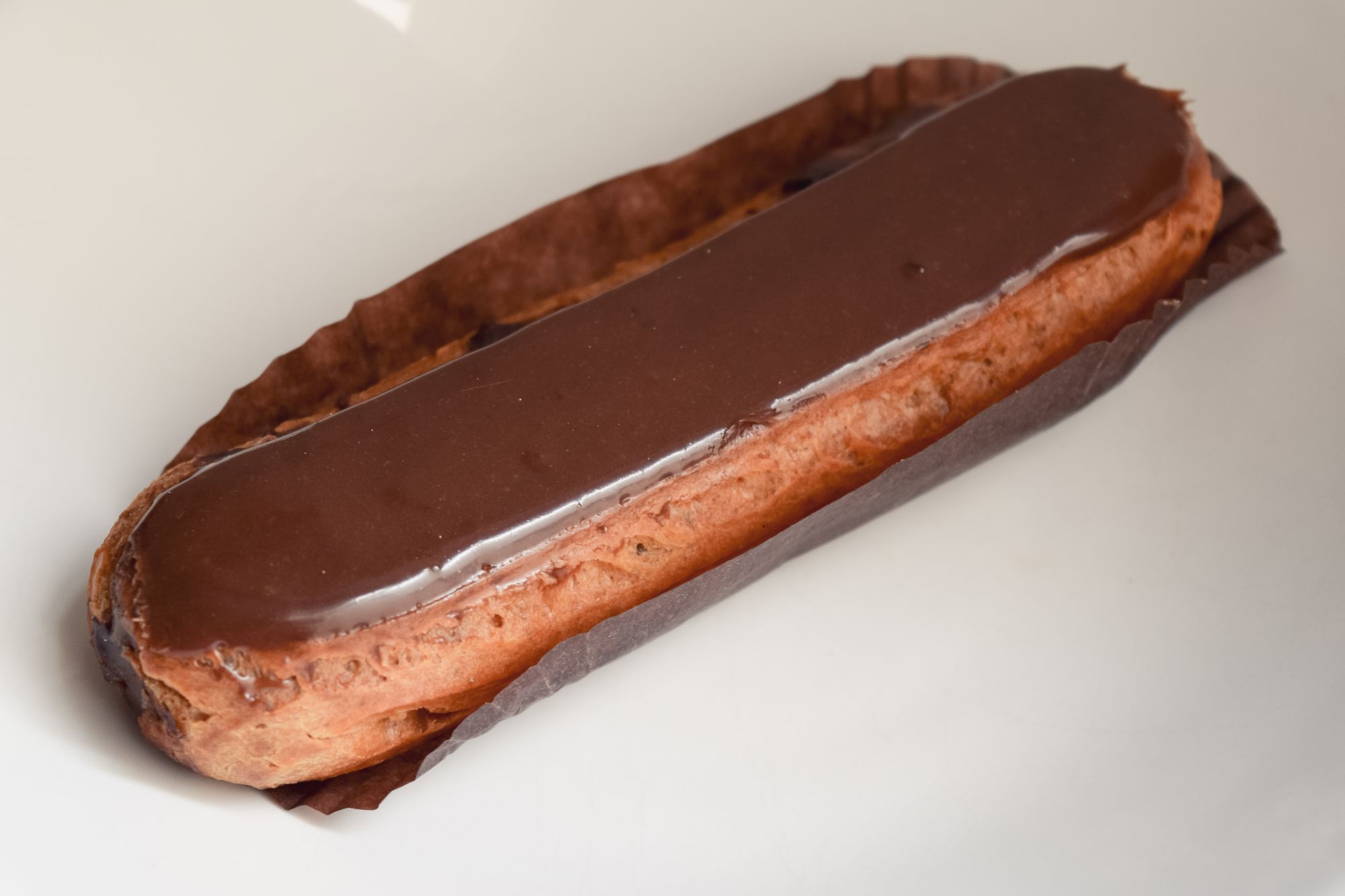 Eclair Au Chocolat – French Pastries to Try in Paris