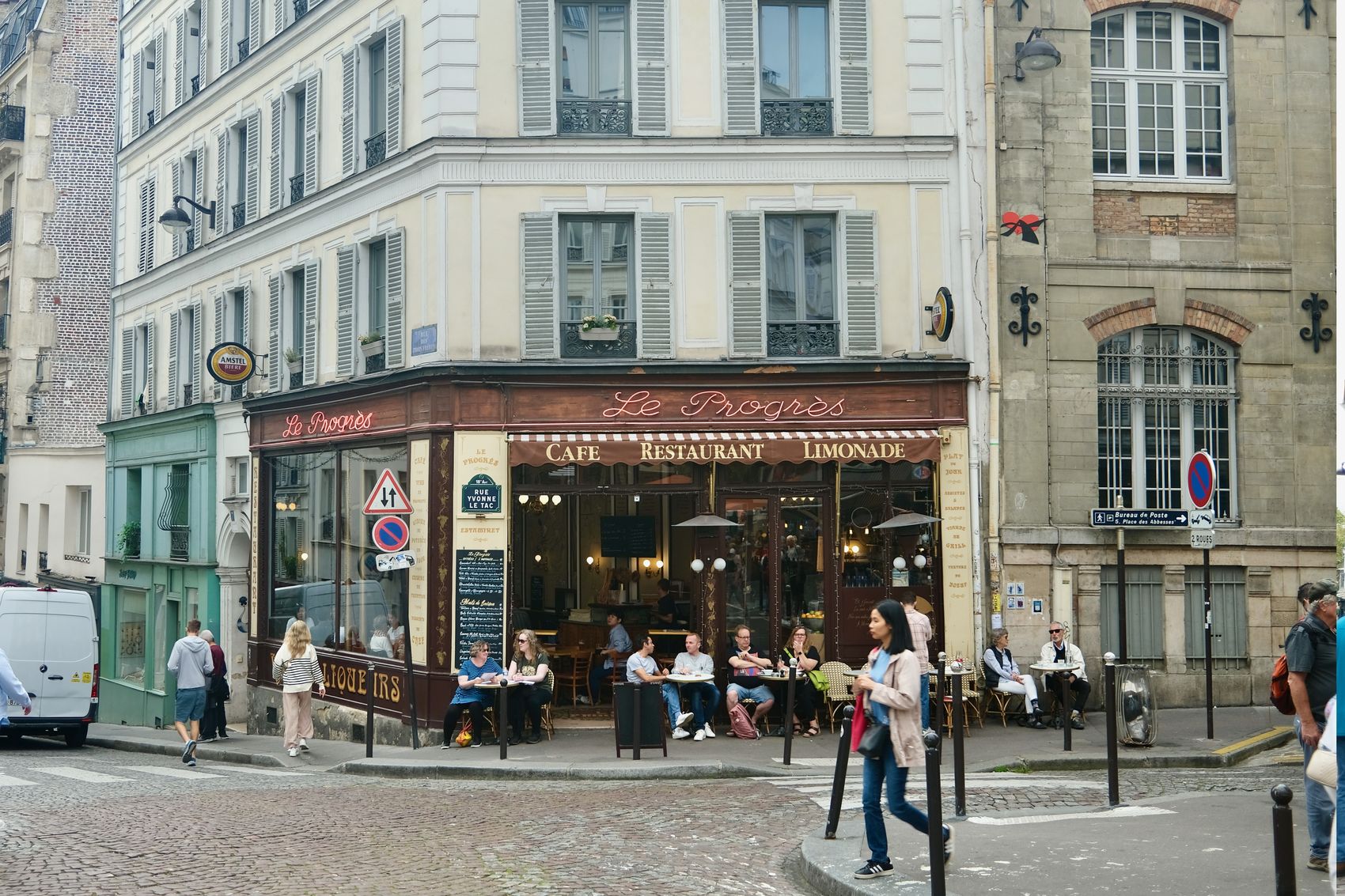 Montmartre guide Le Progres Cafe_DSCF4003