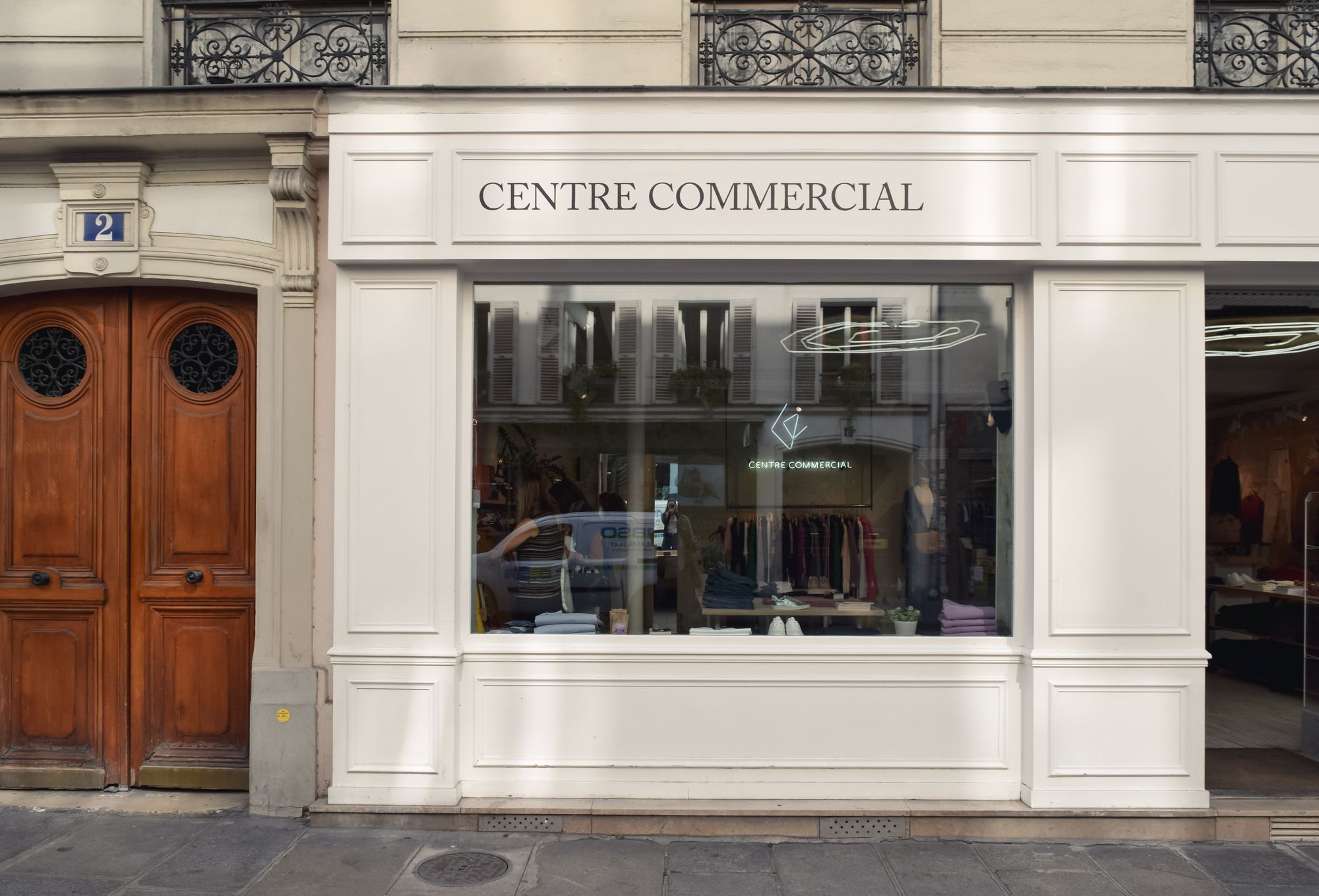 Centre Commercial Shop in Paris