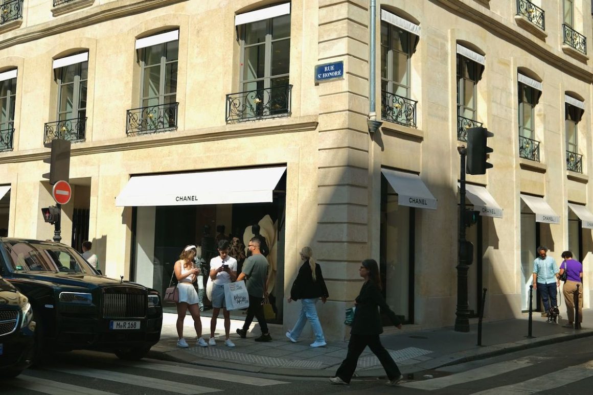 Rue Saint-Honoré: One of the Best Shopping Streets in Paris, Paris