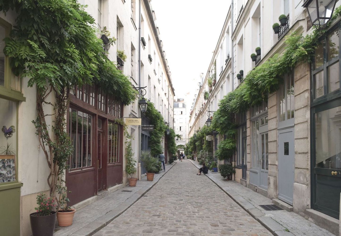 7 Hidden Pedestrian Streets without Cars in Paris