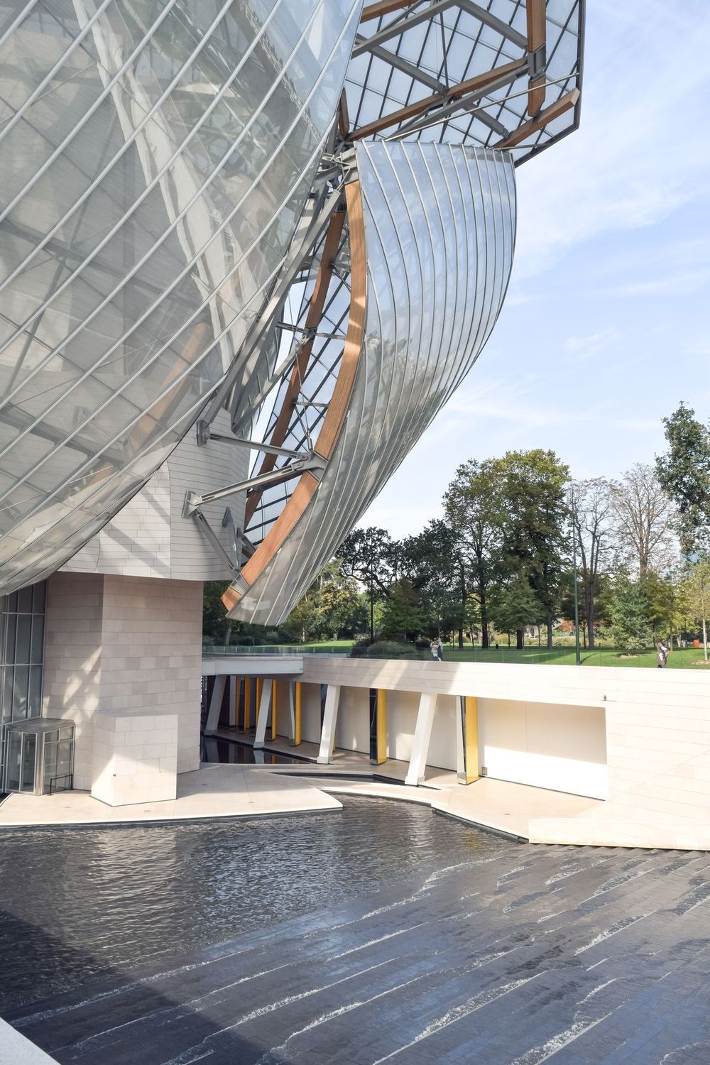 A Modern Architectural Wonder in Paris, the Louis Vuitton Foundation