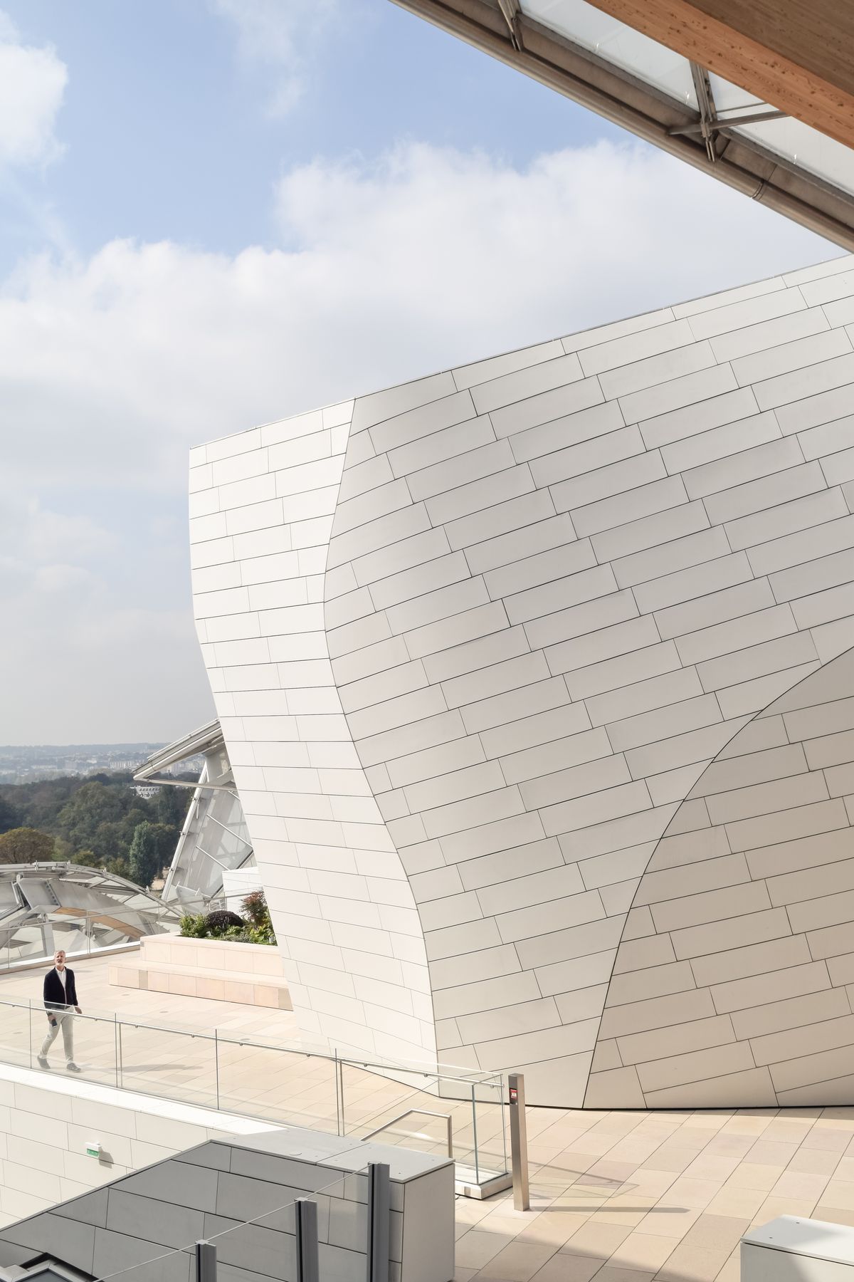 Fondation Louis Vuitton, Paris, France