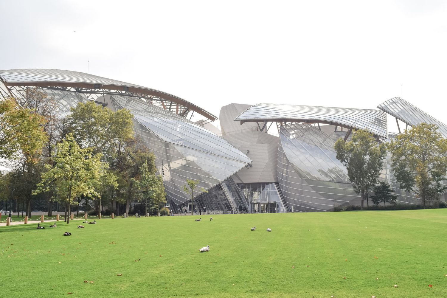 Fondation Louis Vuitton, Paris, France