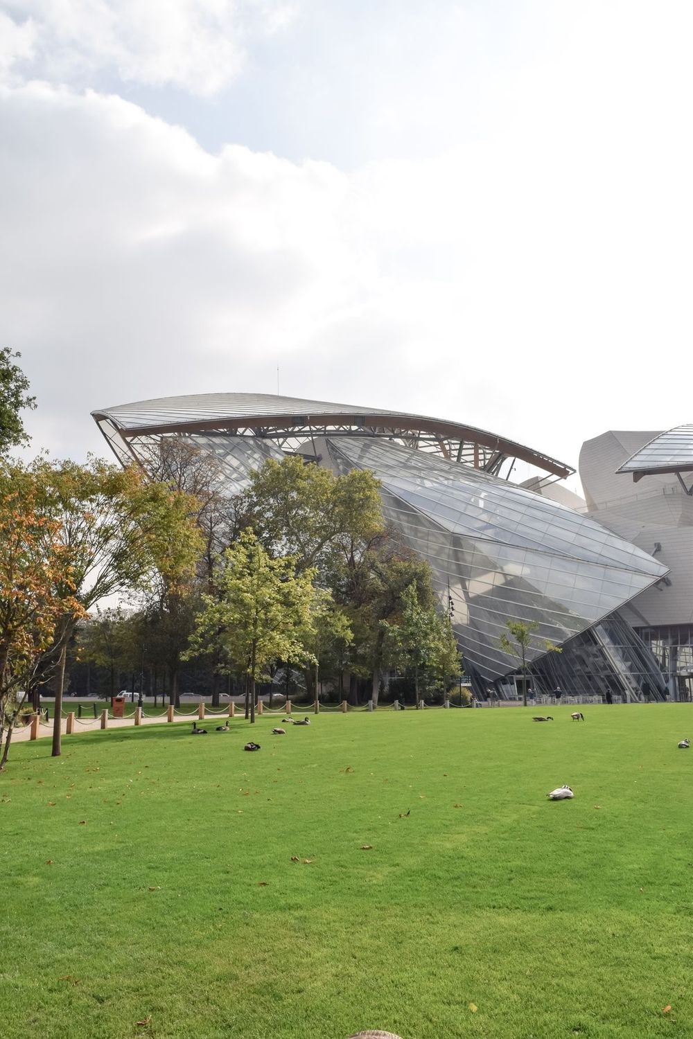 Fondation Louis Vuitton, Paris, France