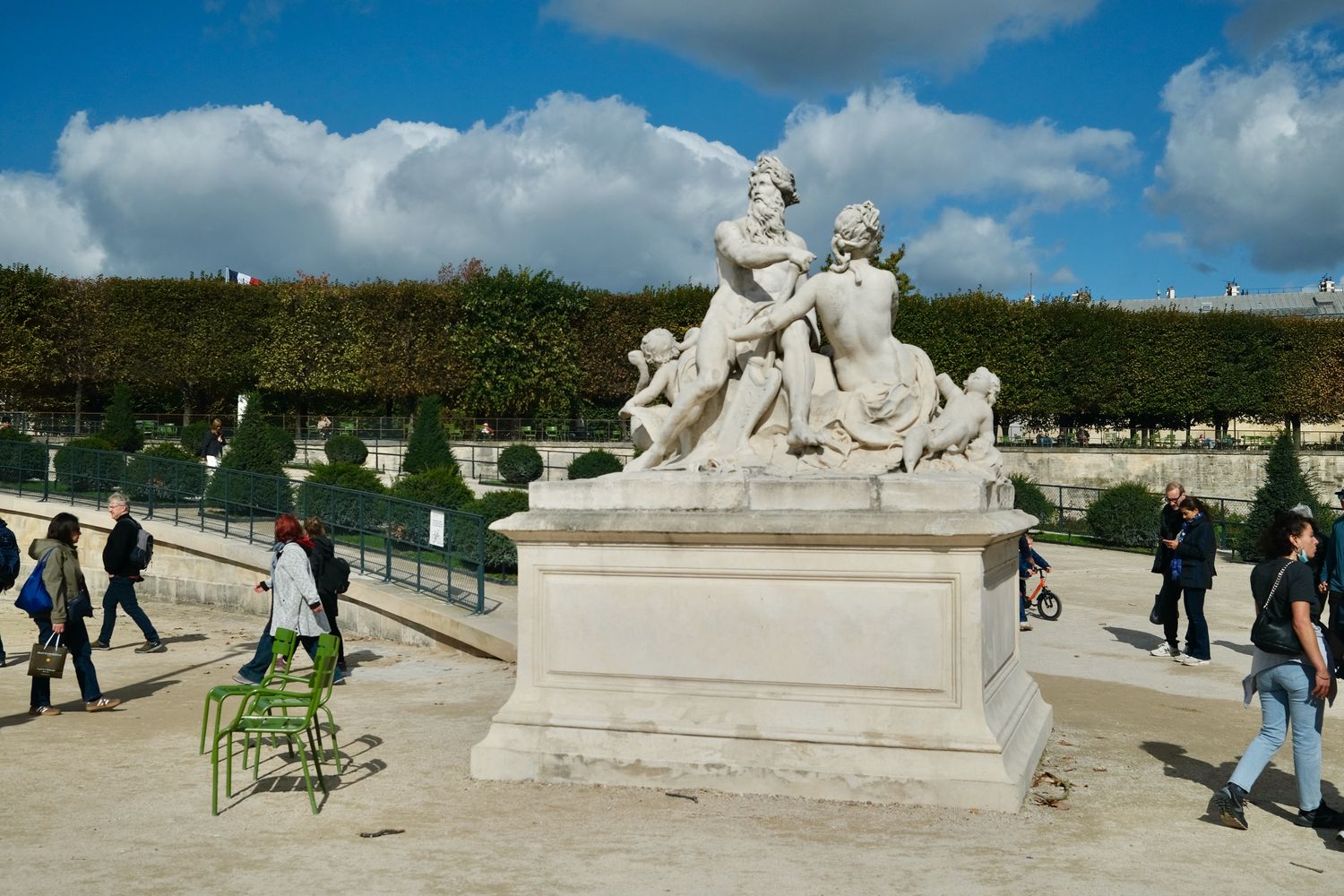 Jardin des Tuileries park sculpture Paris_DSCF5211