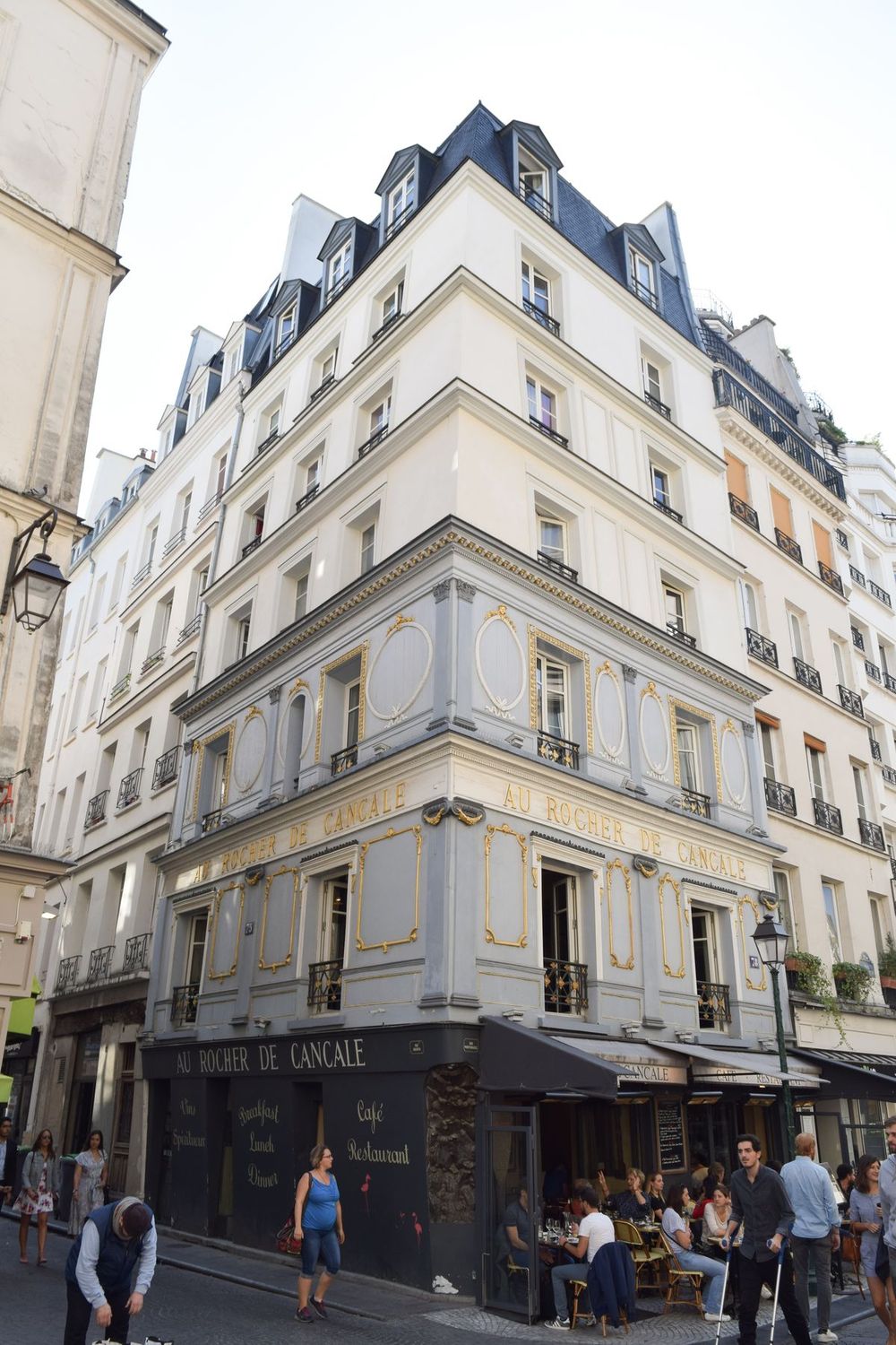 Au Rocher De Cancale, Rue Montorgueil, Paris