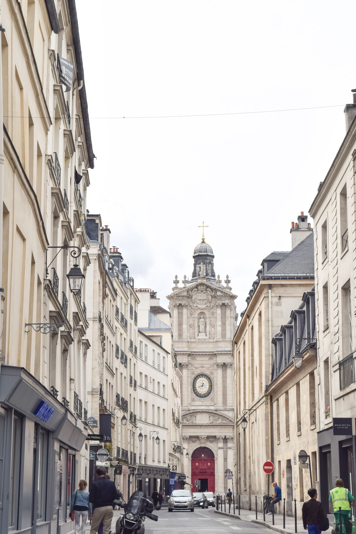 Le Marais in Paris - Pick Up a Falafel in the Old Jewish District – Go  Guides