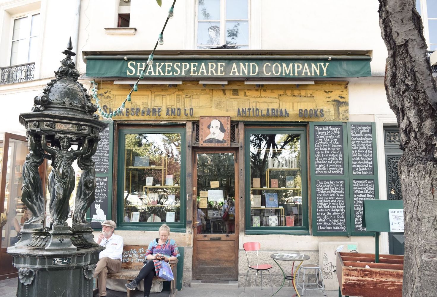 Shakespeare and Company English Bookstore & Café, Paris