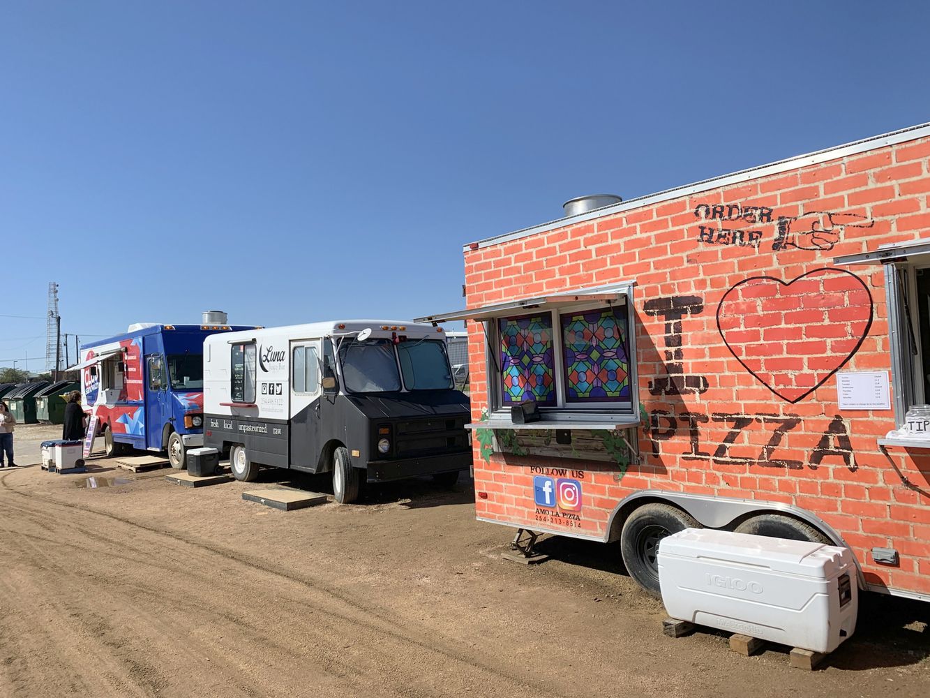 Food Trucks lined up at Magnolia Market