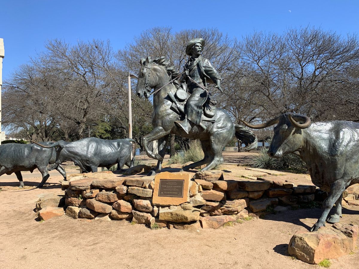 Texas Ranger Sculptures in Downtown Waco, TX – Waco Travel Guide