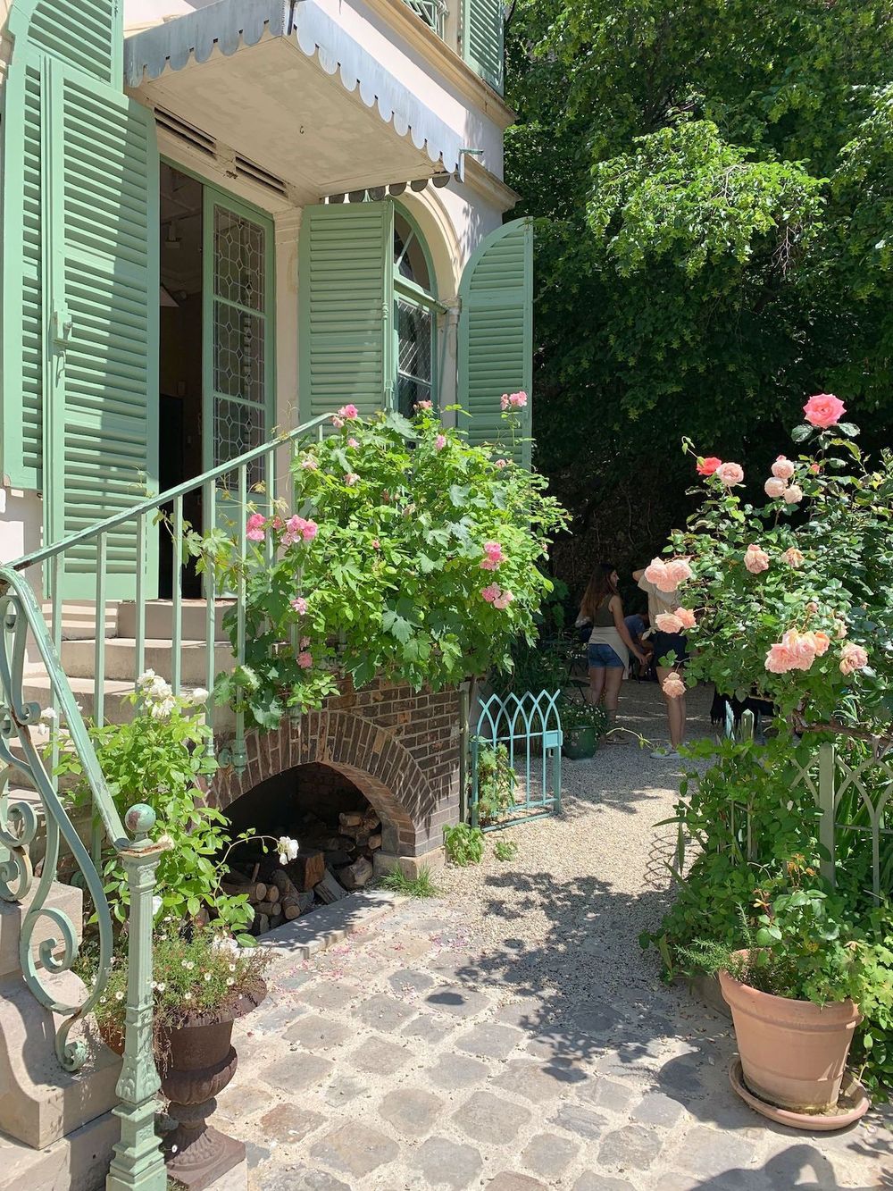 Rose Bakery in the hidden garden courtyard of the Musée de la Vie Romantique