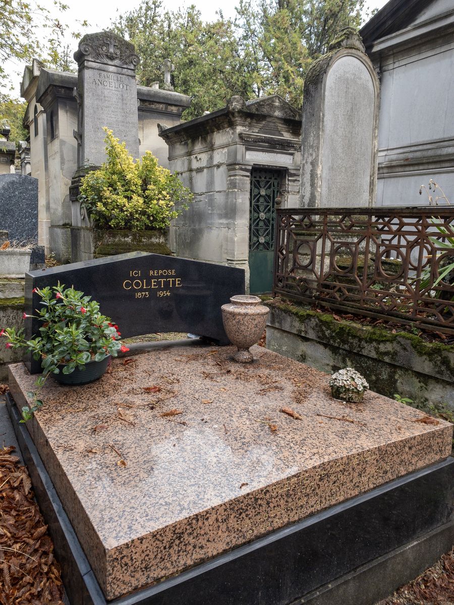 Père Lachaise Colette Tomb