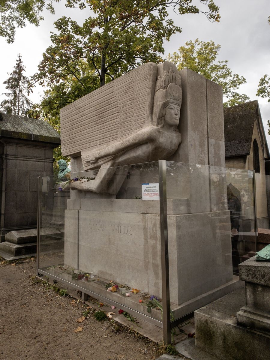 Père Lachaise Oscar Wilde Tomb