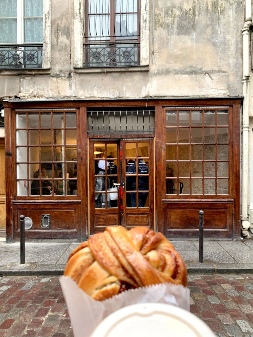 Circus Bakery Cinnamon Rolls, Paris 5th arrondissement