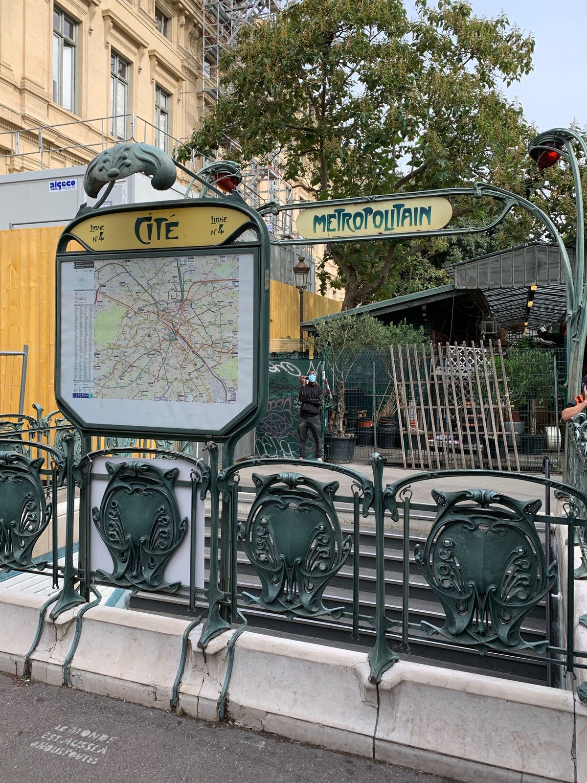 Cité Metro Stop Paris - Renew A Long Stay Visa In France_IMG_7901