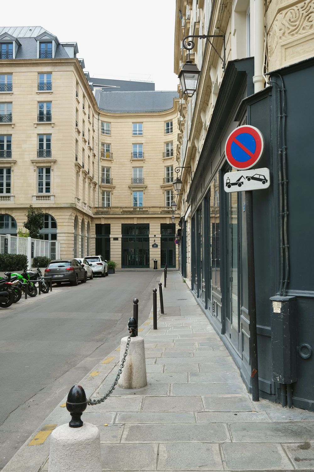 Place Boieldieu Paris France