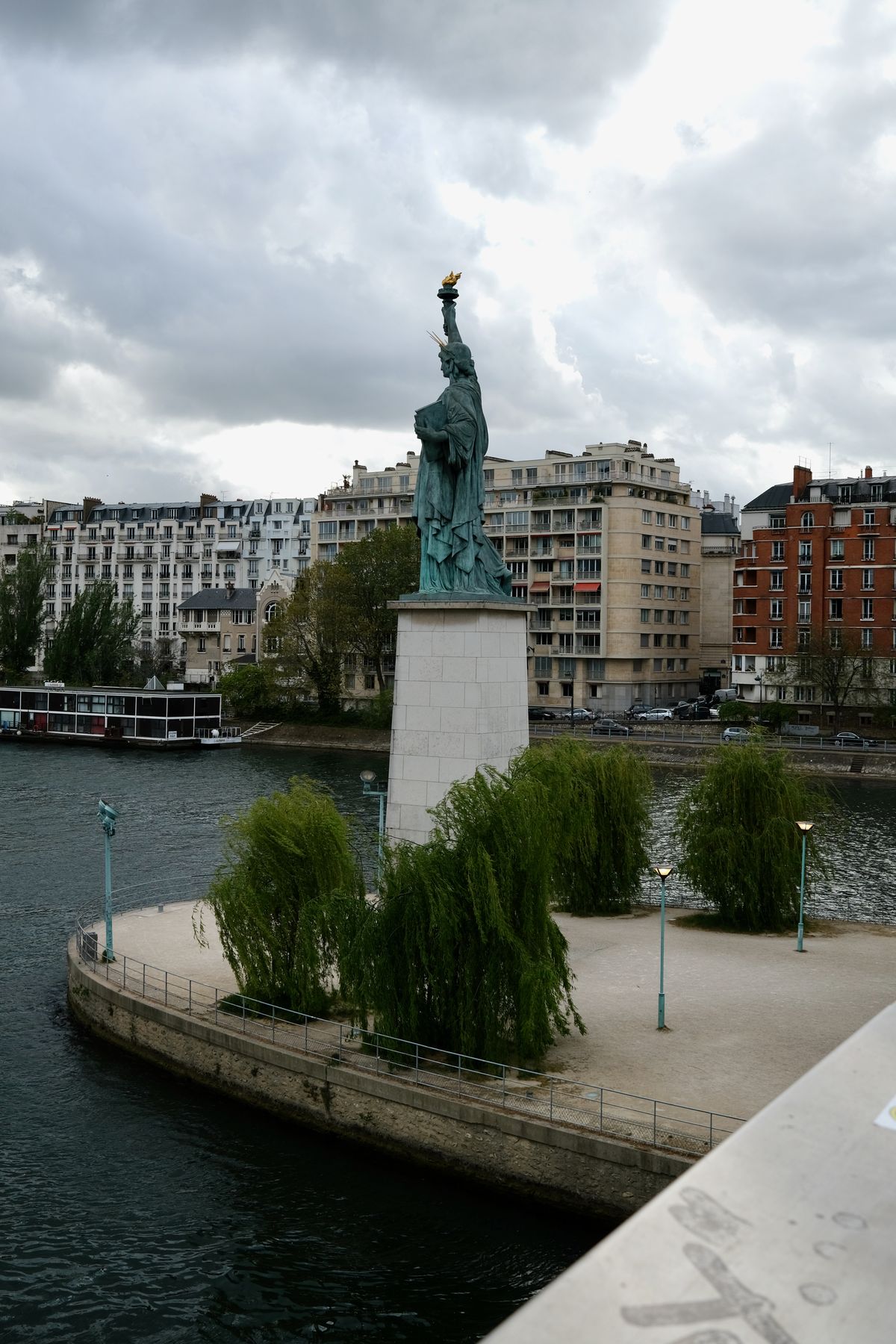 Statue of Liberty Pont de Grenelle Paris_DSCF1133