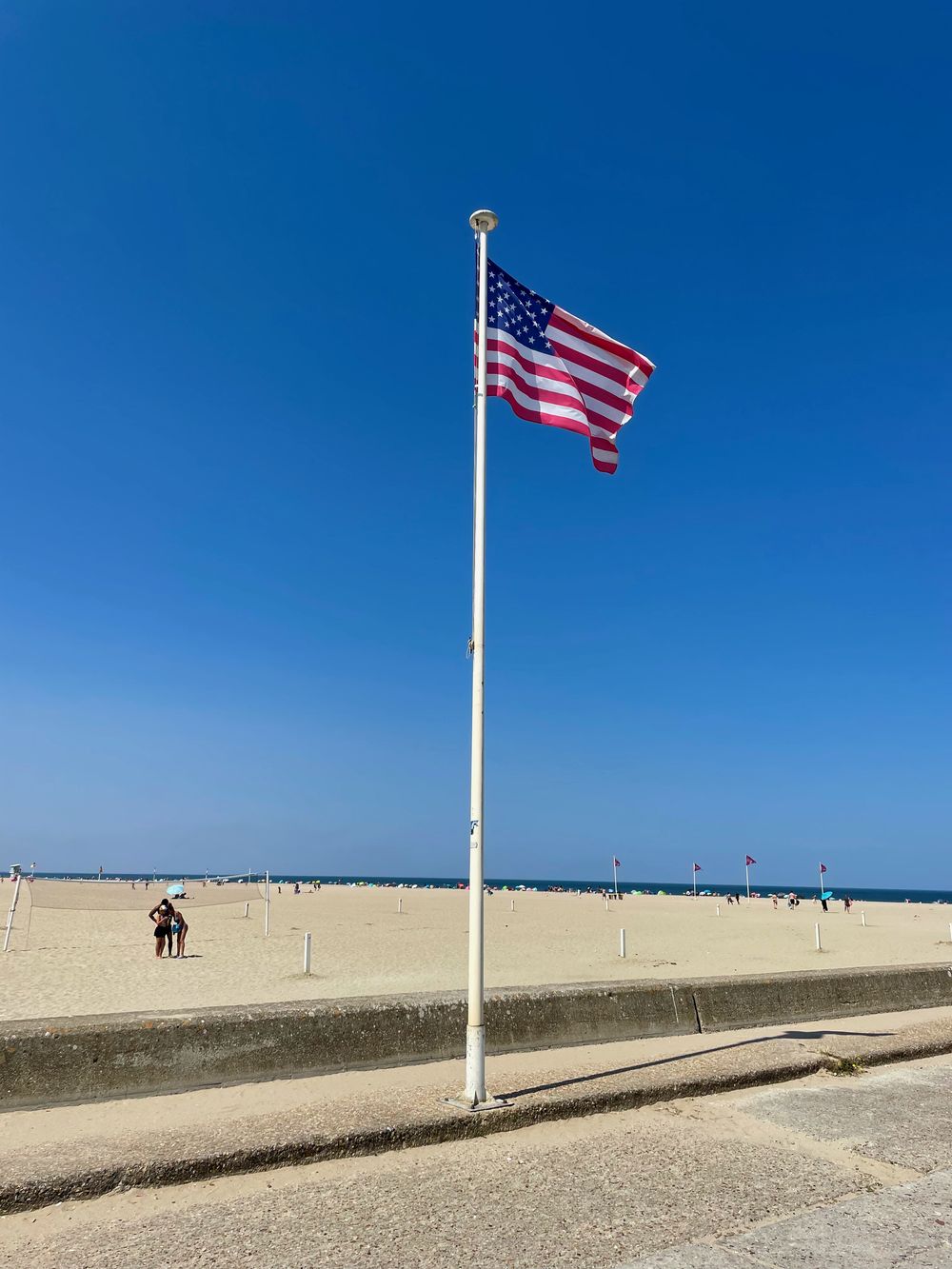 Deauville American flag on beach_IMG_5094
