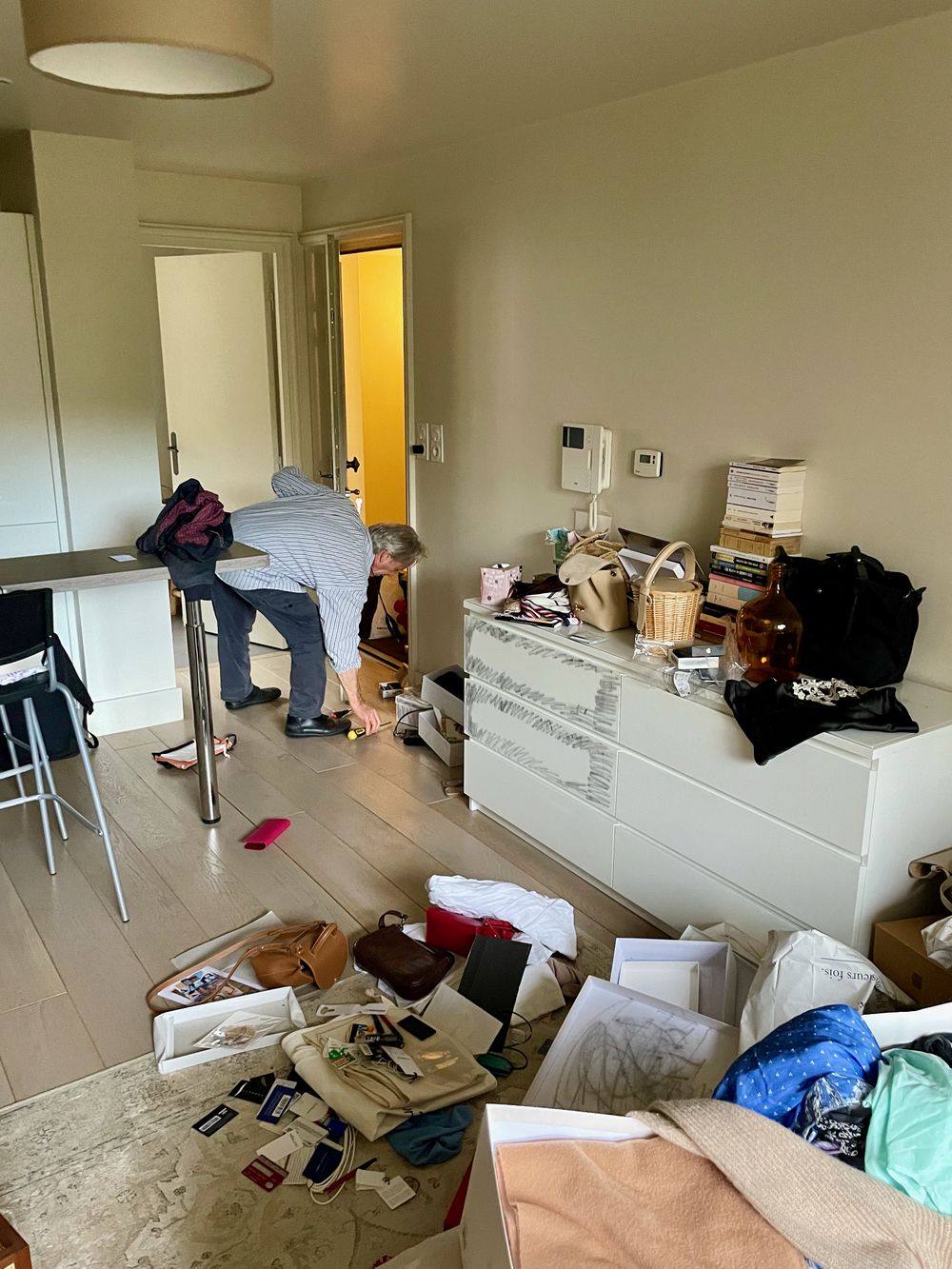 Paris Apartment Robbed Break-in Change Locks Locksmith_IMG_5142