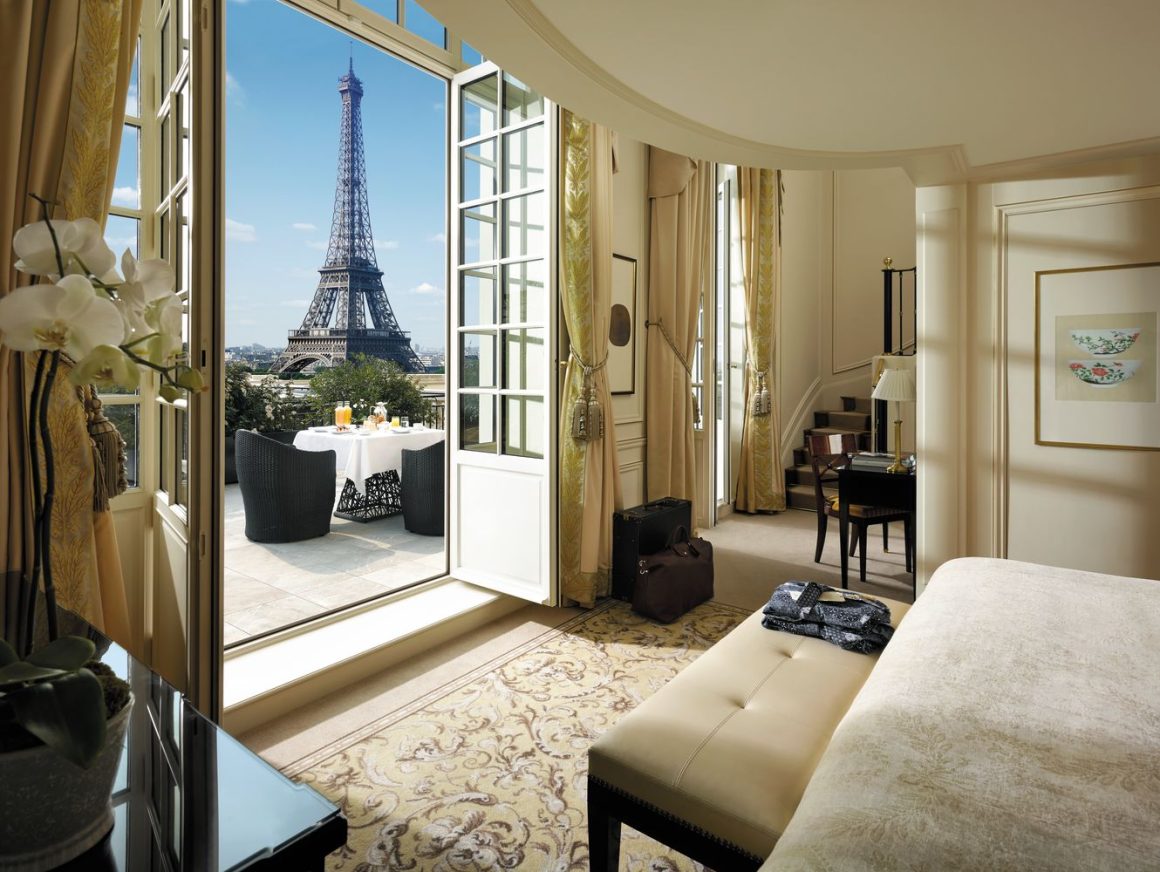 Shangri-La Paris hotel luxury suite