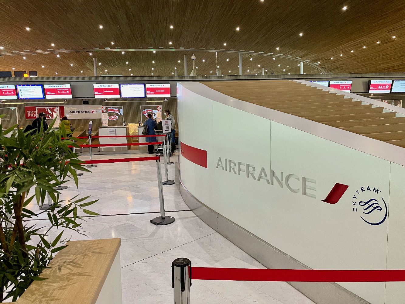 12 Air France Business Class Benefits & Perks: Is It Worth It?