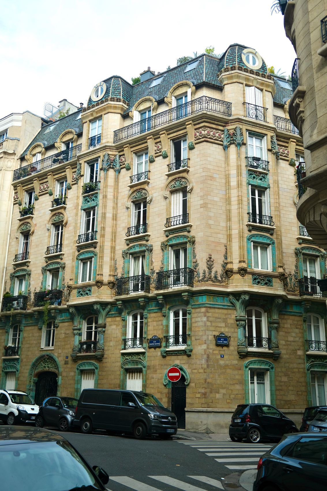 Art nouveau apartment building Paris_DSCF4230