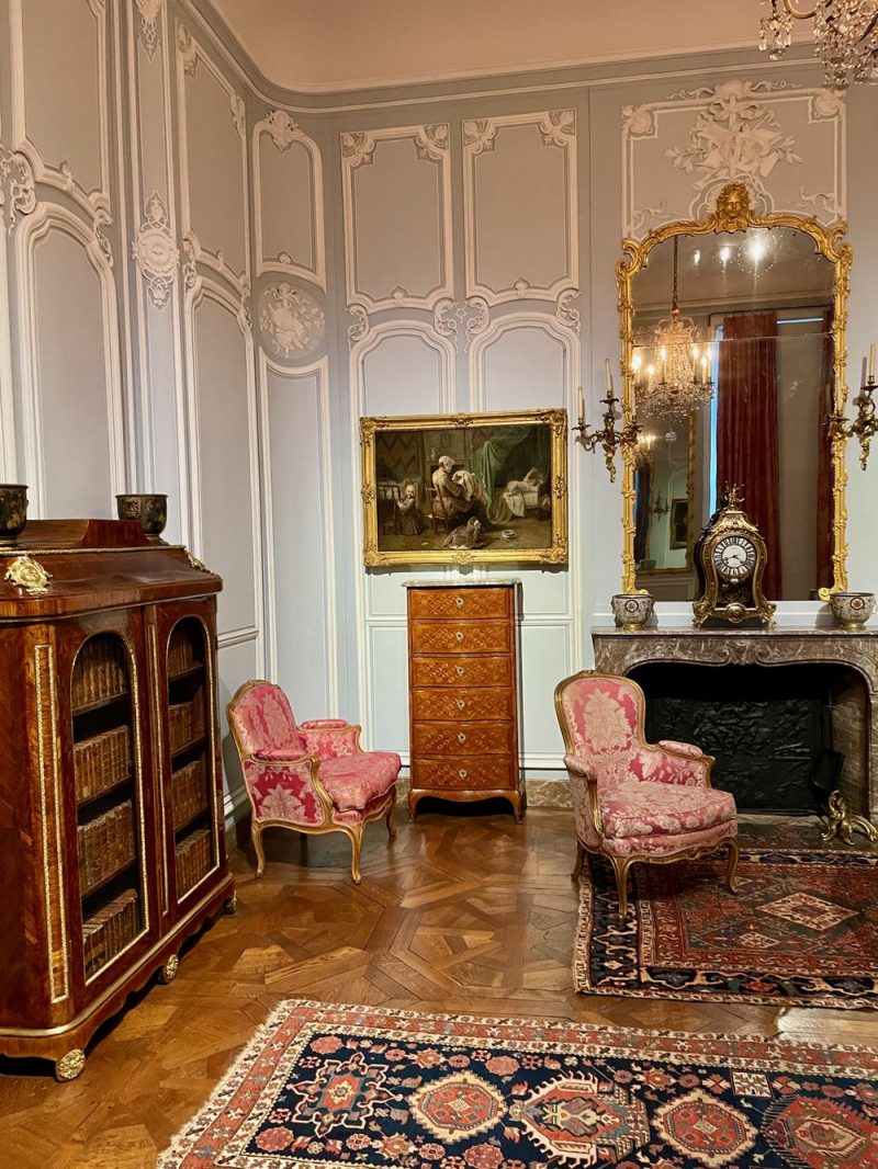 Carnavalet Museum – learn about the history of Paris for free!
