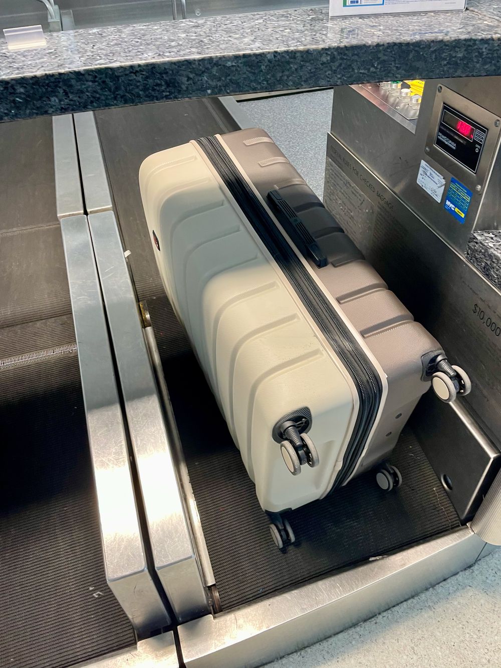 Checked baggage tips IMG_9118