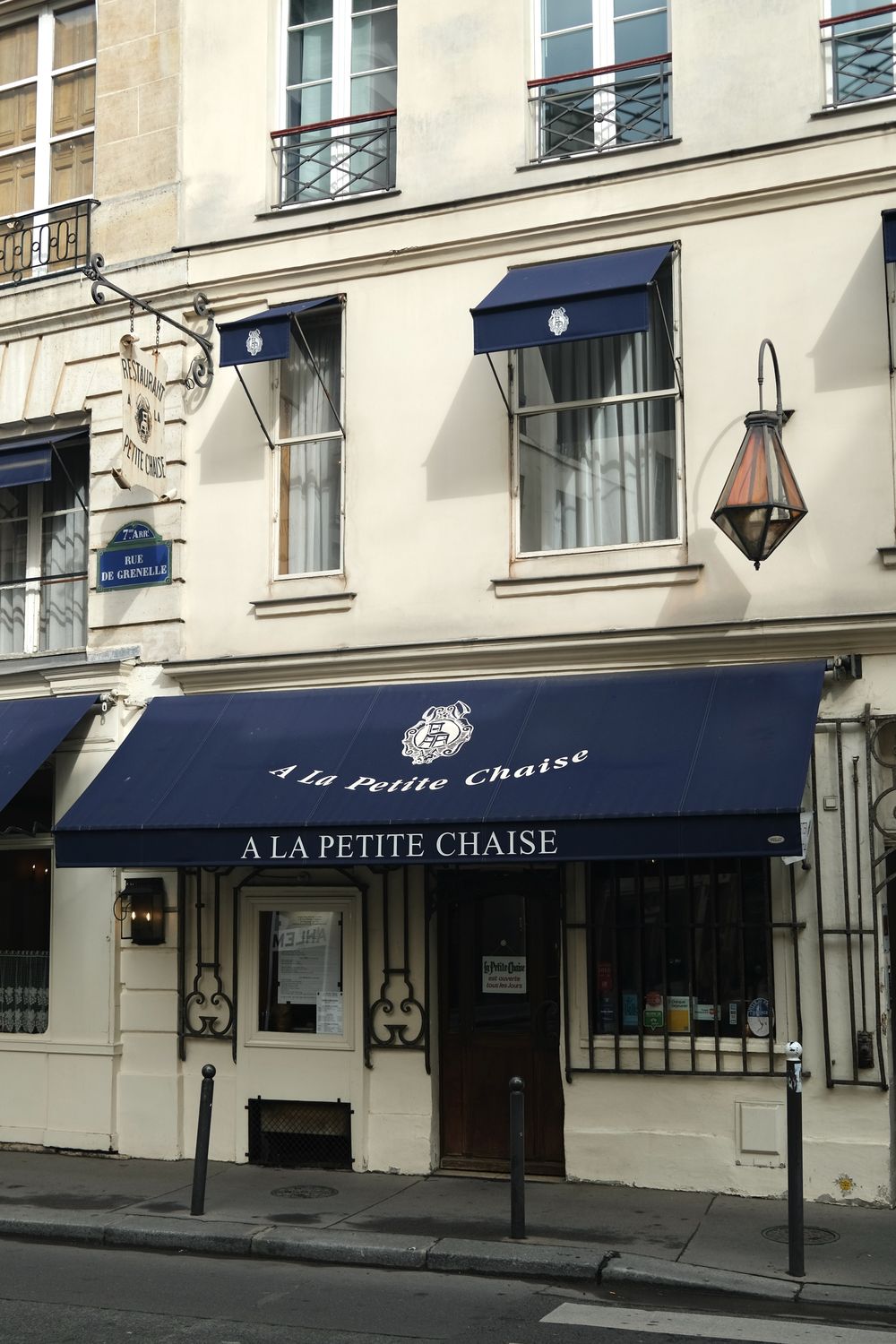La Petite Chaise oldest restaurant Paris DSCF1965