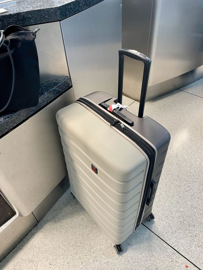 5 Reasons to Always Take a Photo of Your Luggage Before Checking It In to an Airline