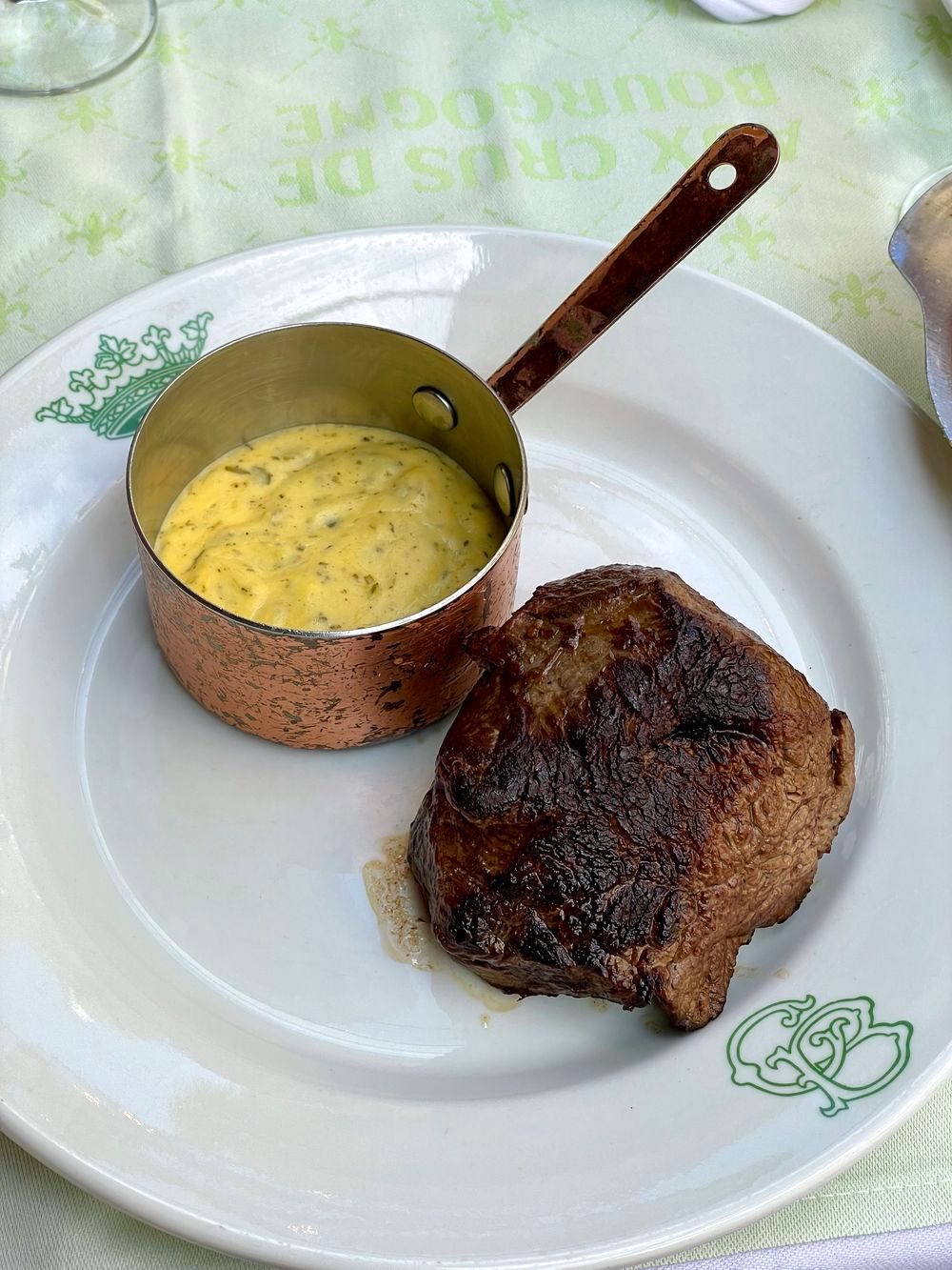 Aux Crus de Bourgogne restaurant steak bearnaise Paris IMG_4150